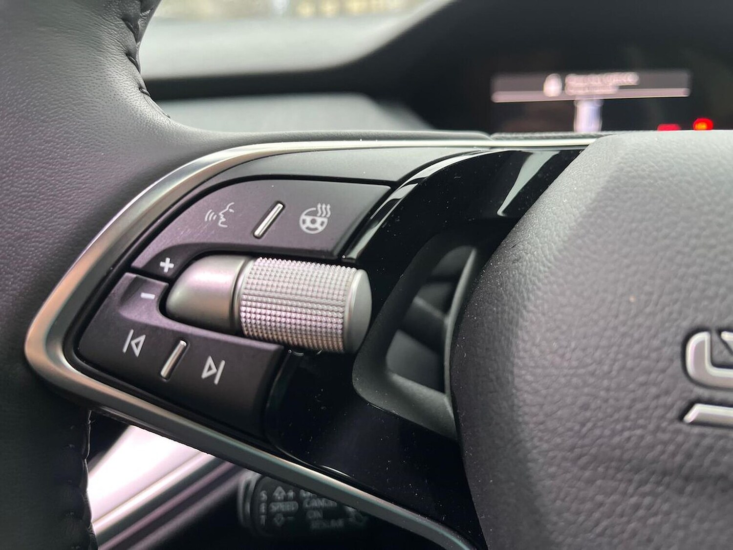 Used Skoda Enyaq 2025 for sale - 77896317: Photo 27