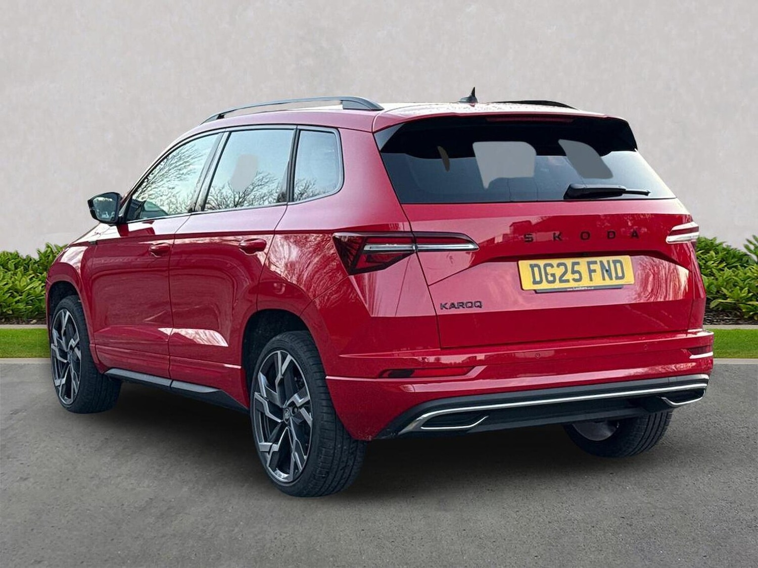 Used Skoda Karoq 2025 for sale - 76785258: Photo 2