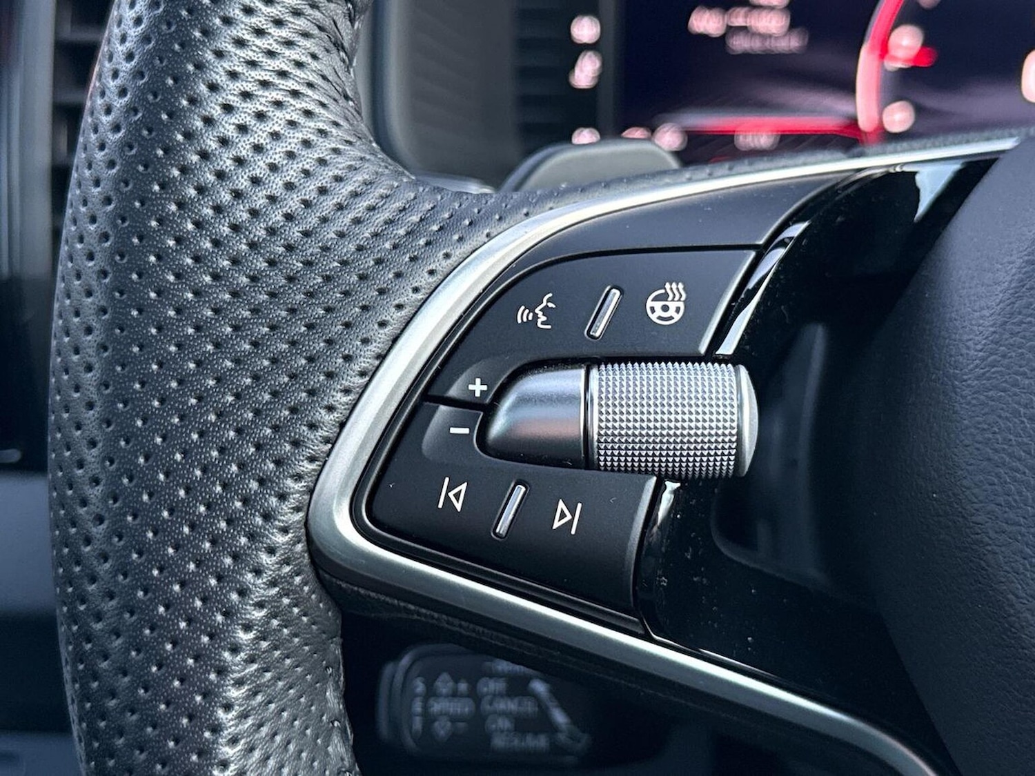 Used Skoda Karoq 2025 for sale - 76785258: Photo 25