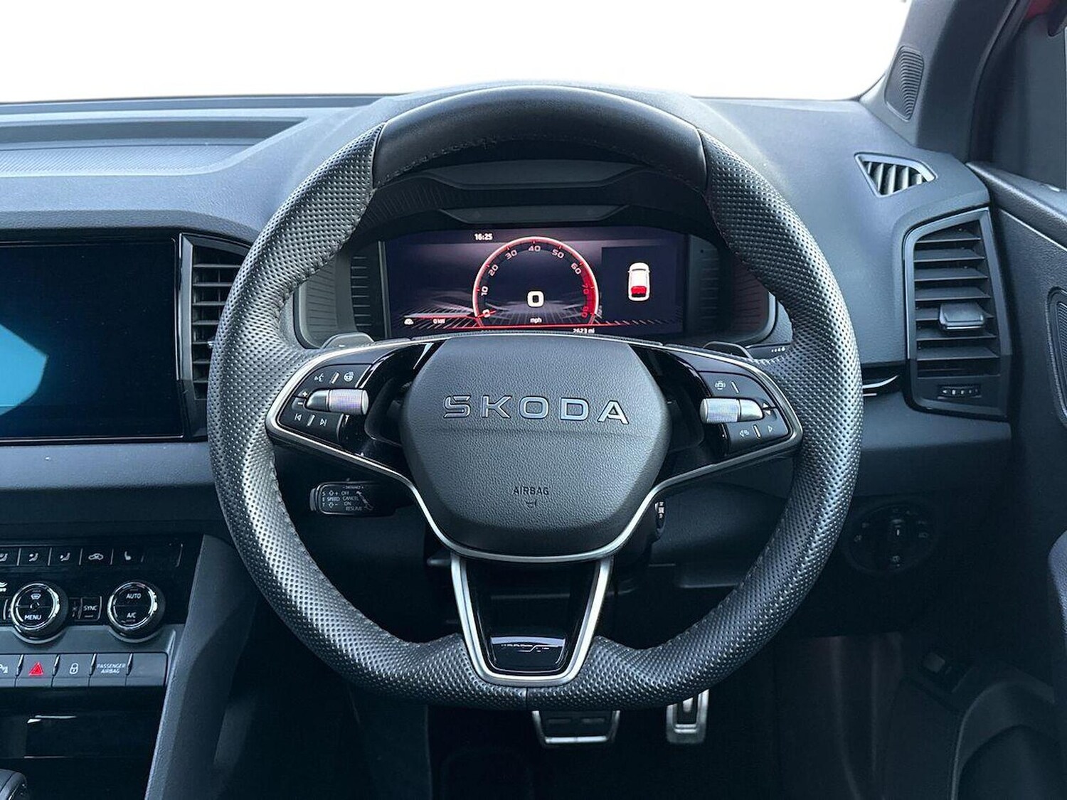 Used Skoda Karoq 2025 for sale - 76785258: Photo 9