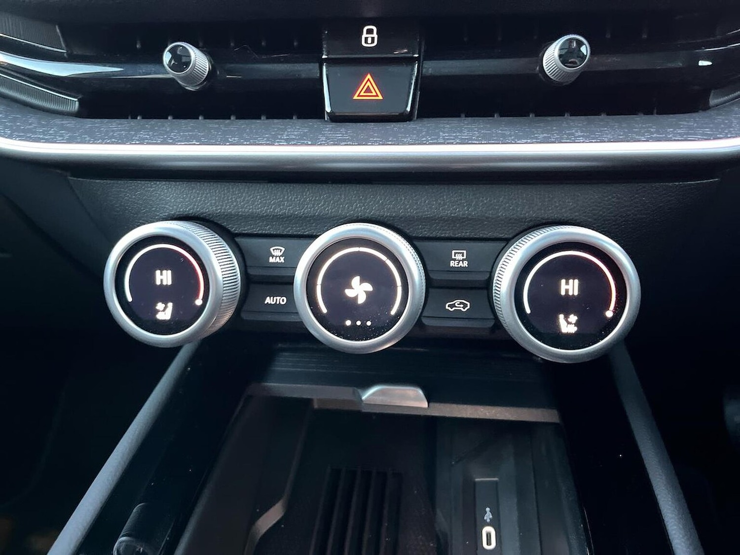 Used Skoda Superb 2025 for sale - 76837144: Photo 12