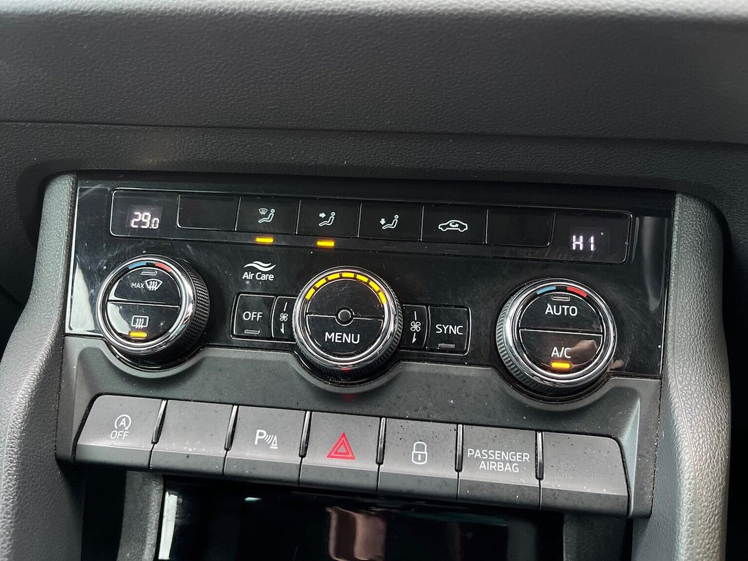 Used Skoda Karoq 2019 for sale - 76588635: Photo 12