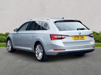 Used Skoda Superb 2018 for sale - 79605423: Photo