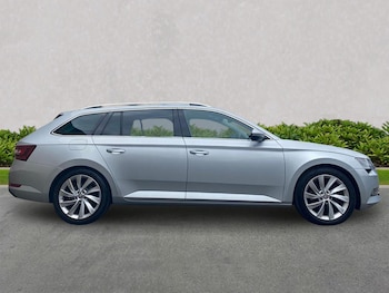 Used Skoda Superb 2018 for sale - 79605423: Photo