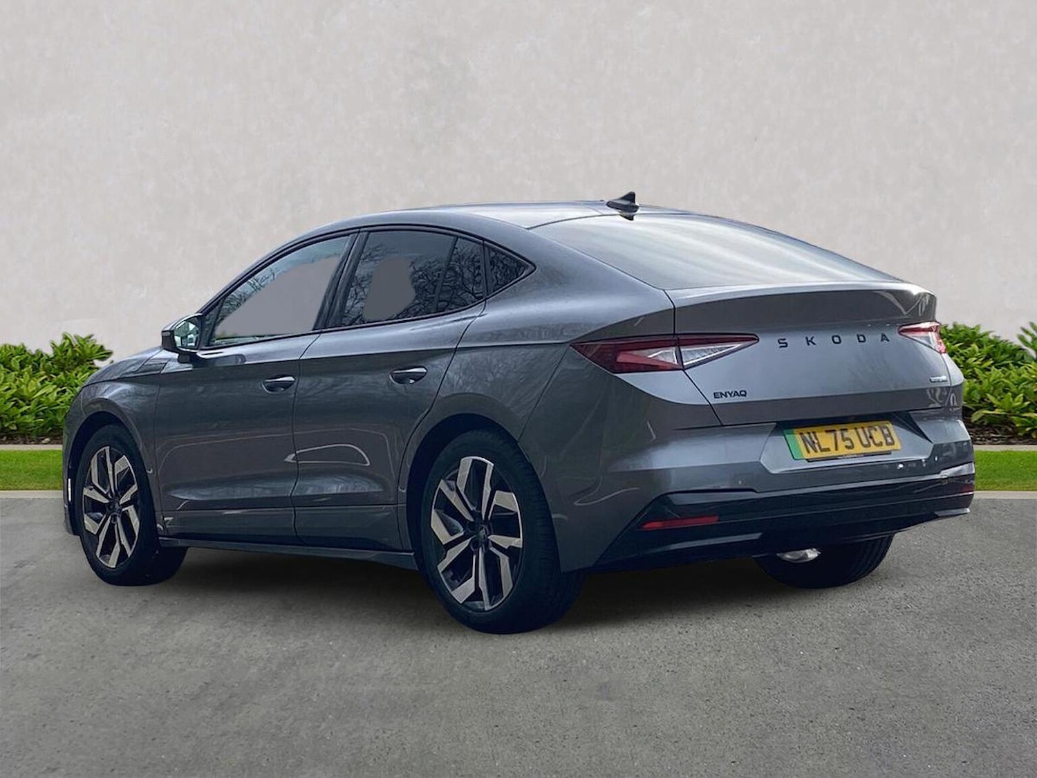 Used Skoda Enyaq 2025 for sale - 77721410: Photo 2