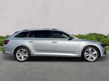 Used Skoda Superb 2021 for sale - 76170755: Photo 3