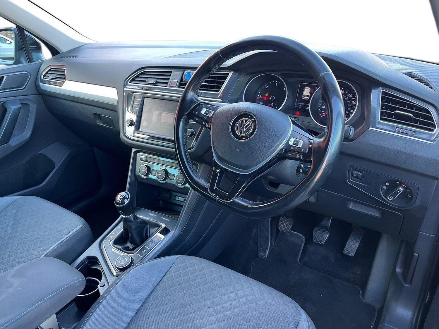 Used Volkswagen Tiguan 2017 for sale - 76091085: Photo 17