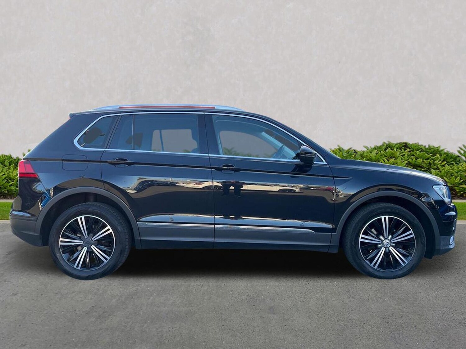 Used Volkswagen Tiguan 2017 for sale - 76091085: Photo 5