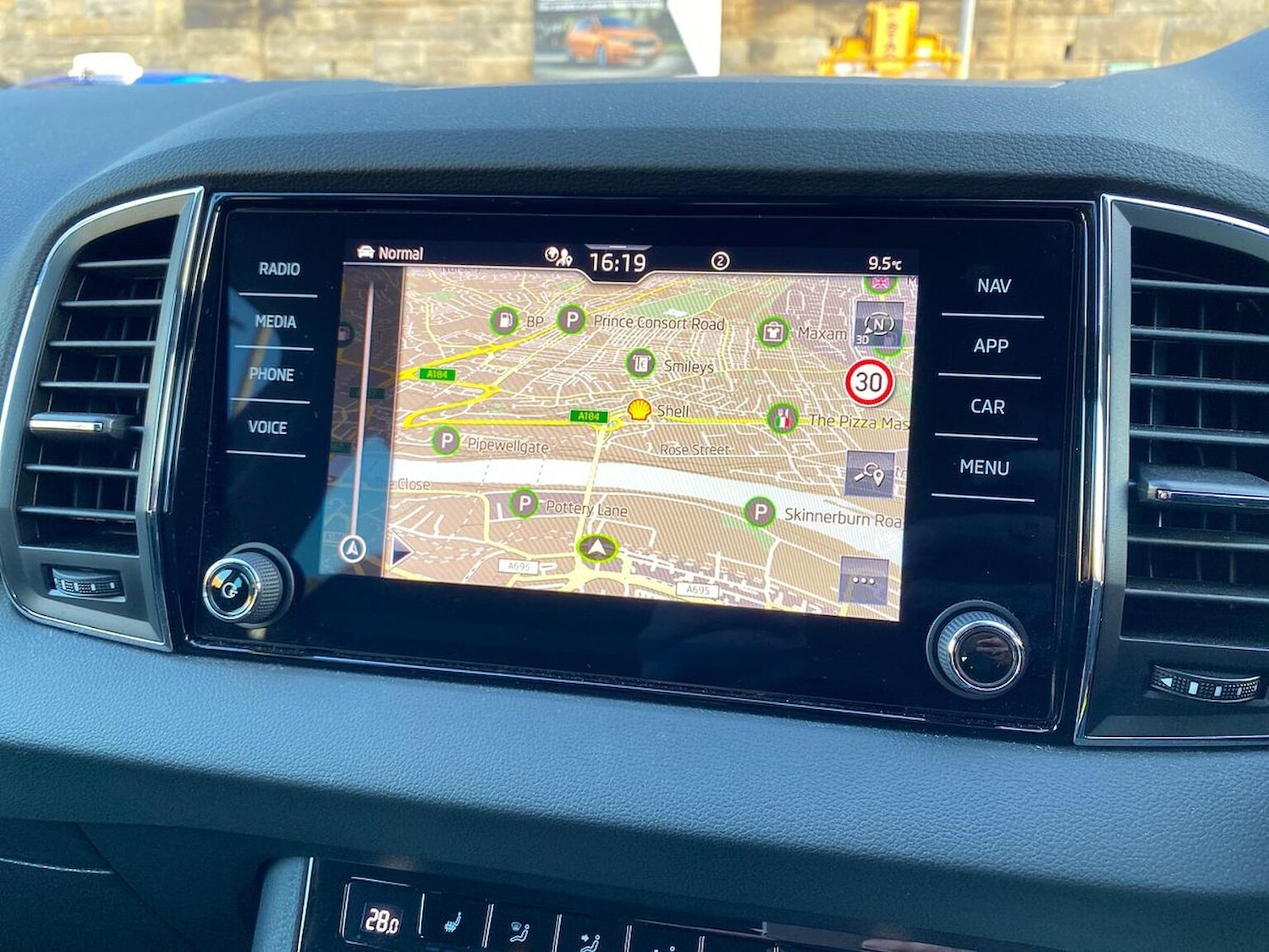 Used Skoda Karoq 2024 for sale - 76407374: Photo 23