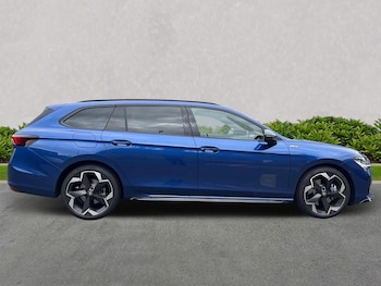 Used Skoda Superb 2025 for sale - 75437430: Photo