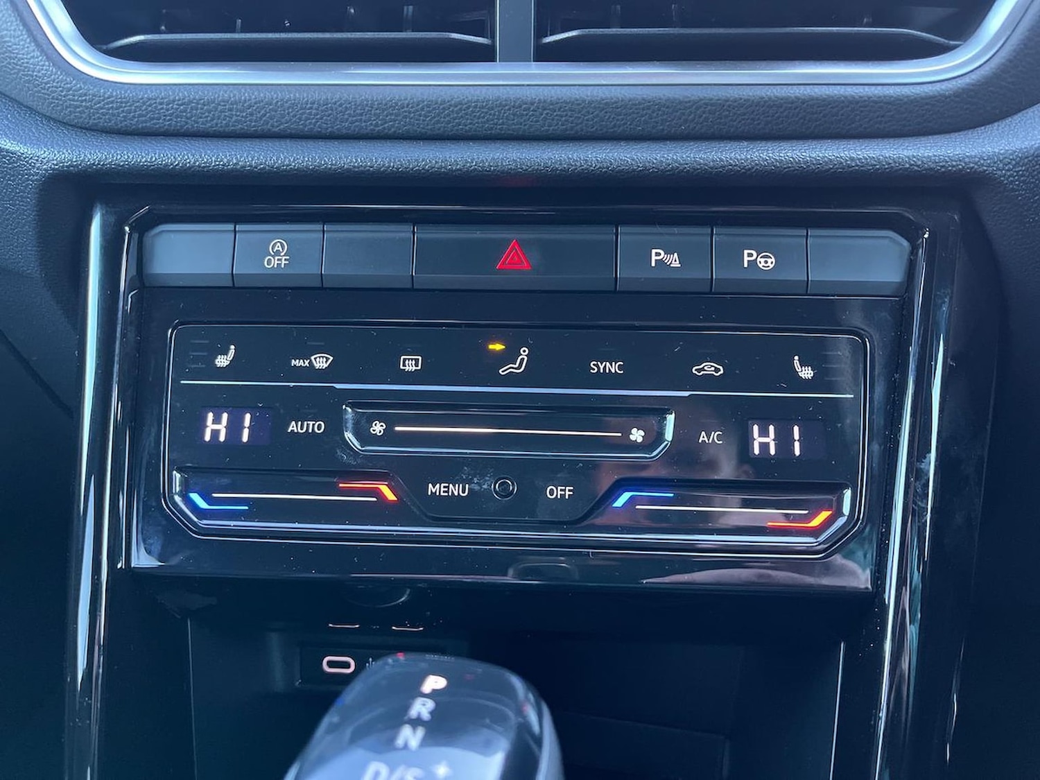 Used Volkswagen T-Roc 2022 for sale - 76757420: Photo 12