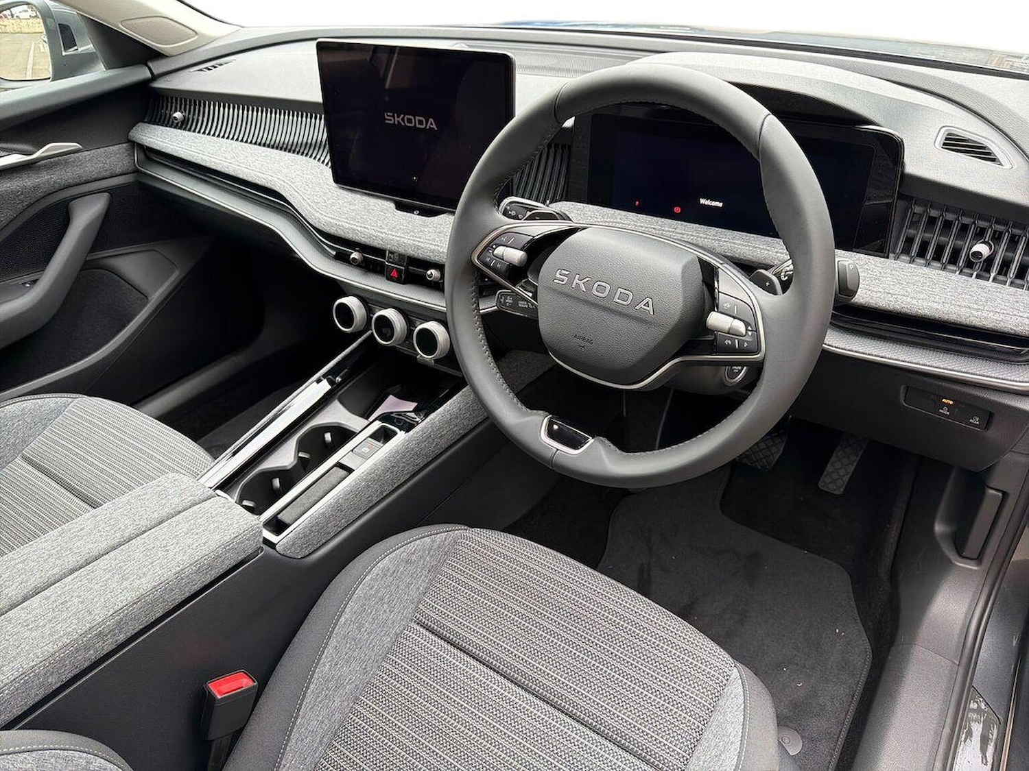 Used Skoda Superb 2025 for sale - 78031796: Photo 15