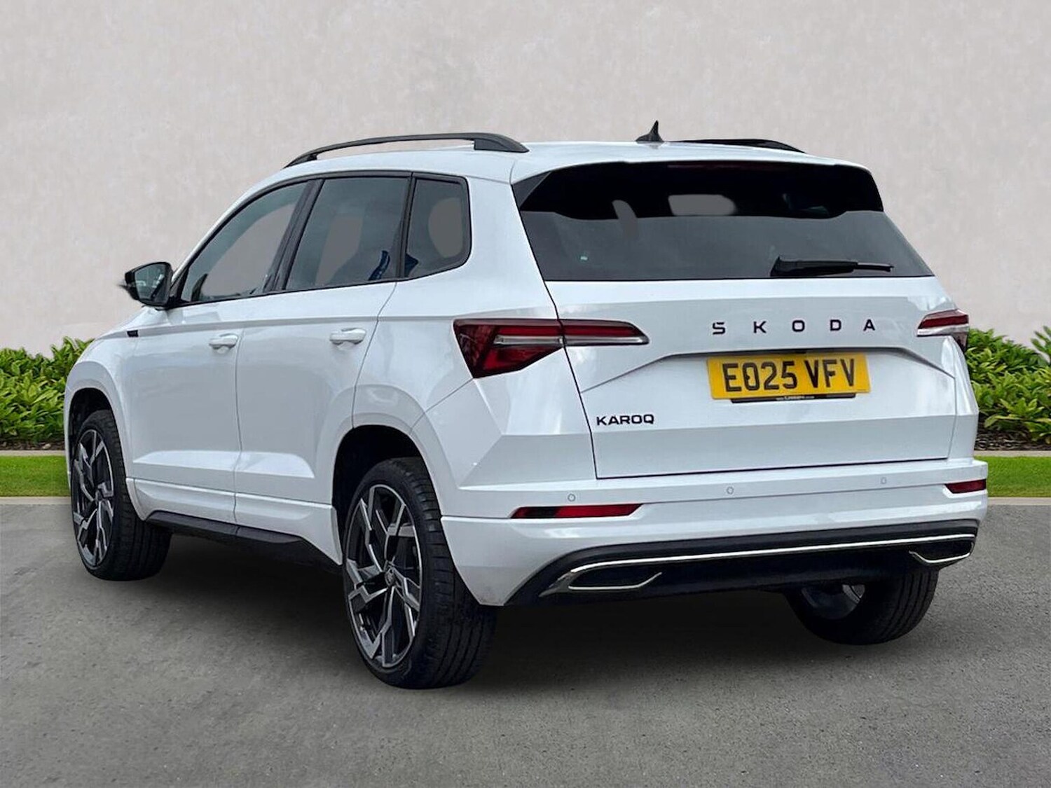 Used Skoda Karoq 2025 for sale - 76437276: Photo 2