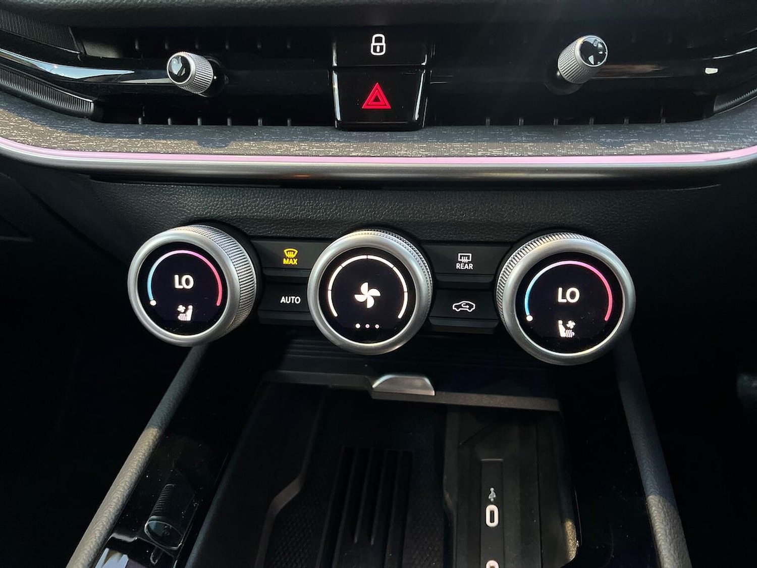 Used Skoda Superb 2025 for sale - 76924618: Photo 12