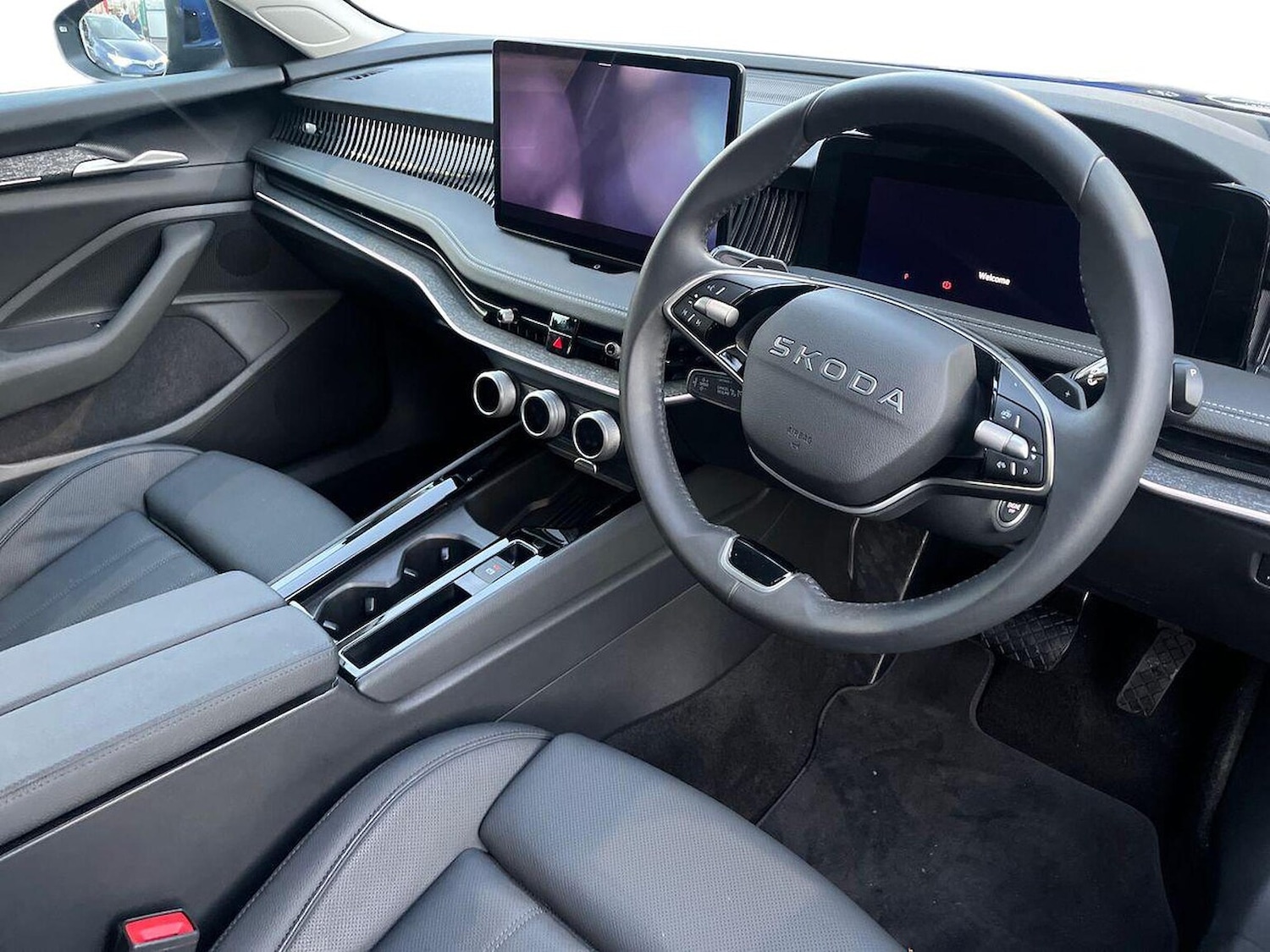 Used Skoda Superb 2025 for sale - 76924618: Photo 15