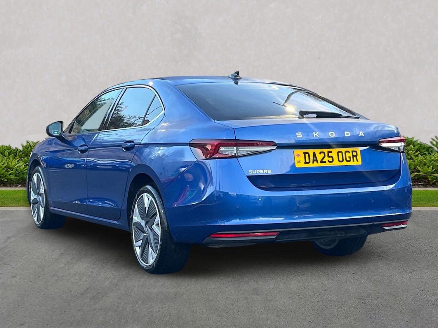 Used Skoda Superb 2025 for sale - 76924618: Photo 2