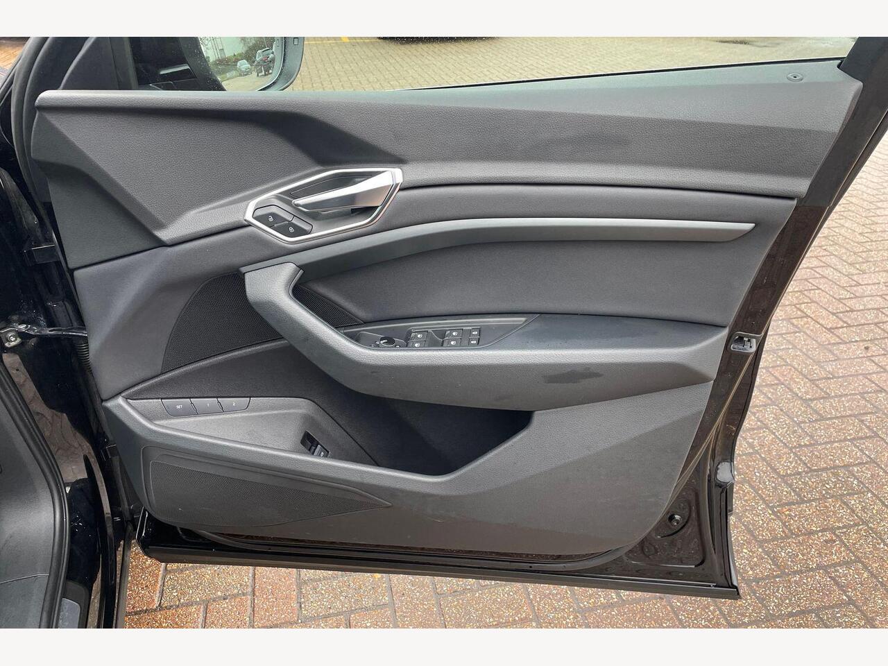 Used Audi e-tron 2021 for sale - 77498331: Photo 15