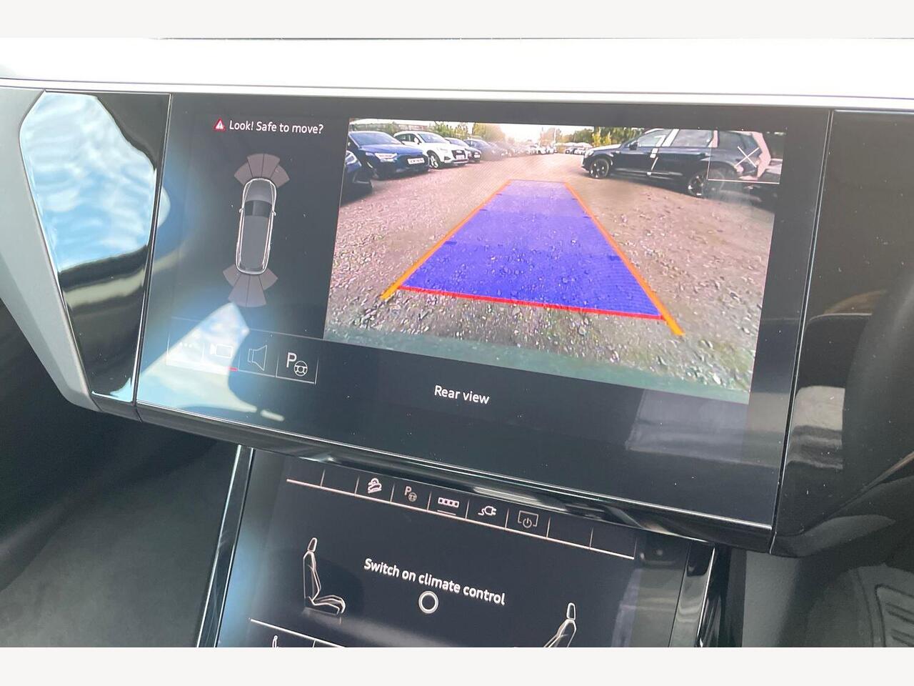 Used Audi Q8 2023 for sale - 76676833: Photo 14