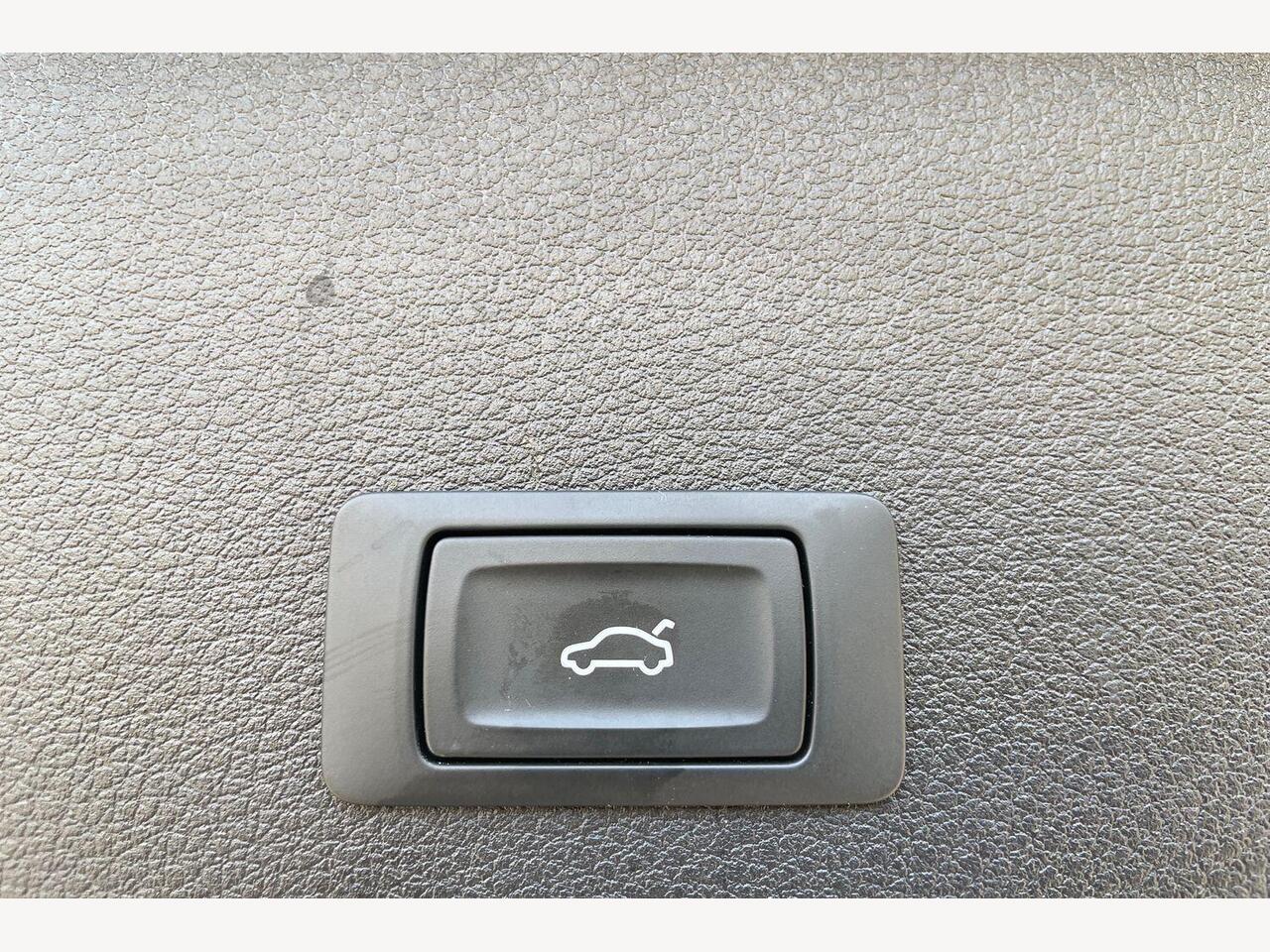 Used Audi Q8 2023 for sale - 76676833: Photo 24