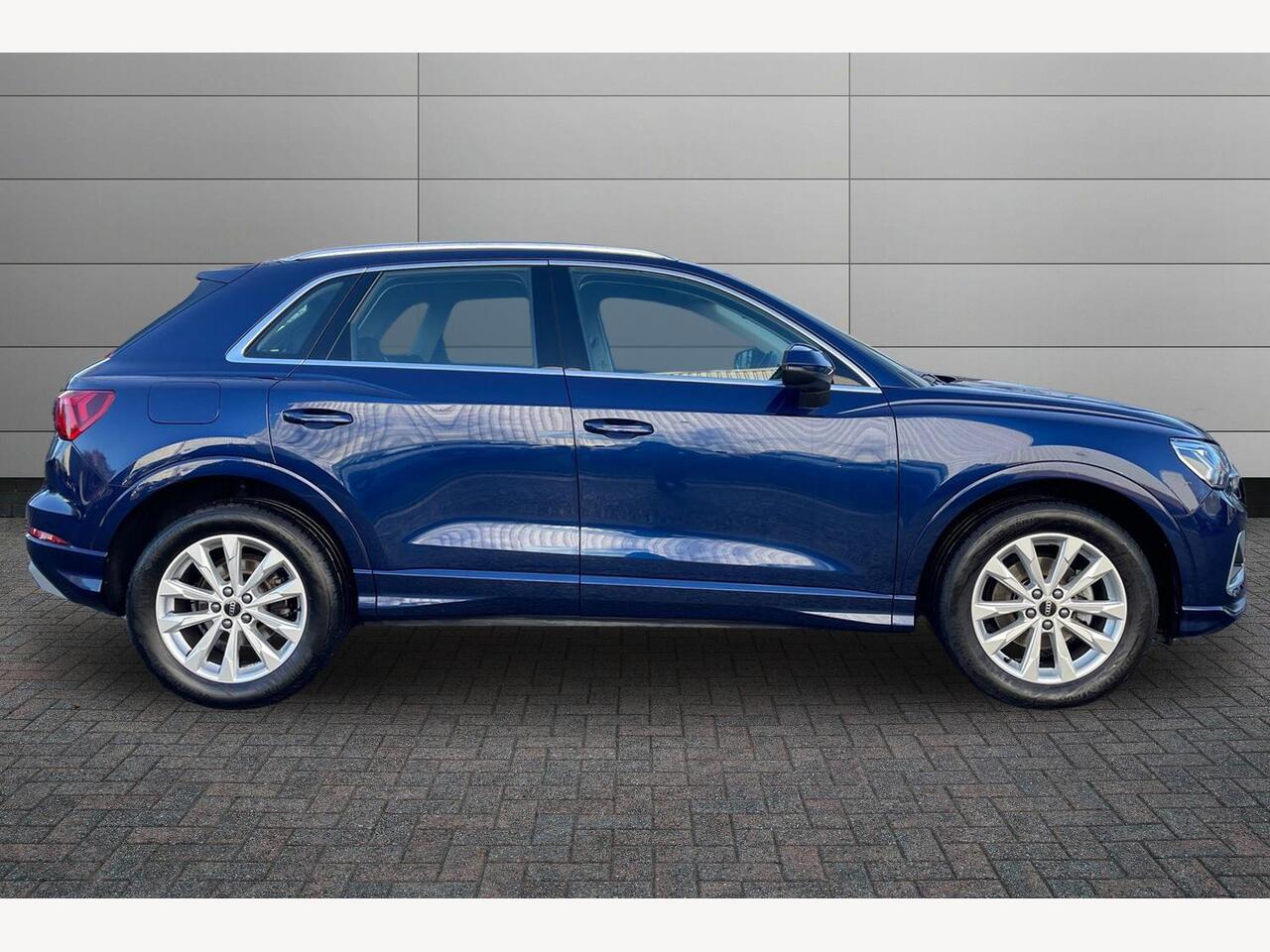 Used Audi Q3 2023 for sale - 76826450: Photo 4