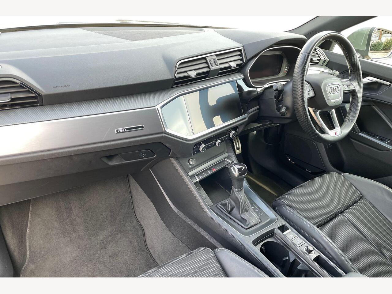 Used Audi Q3 2023 for sale - 77826269: Photo 2