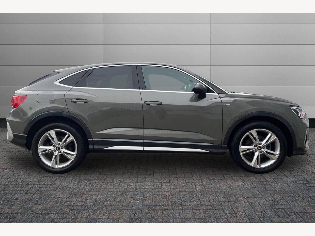 Used Audi Q3 2022 for sale - 76966365: Photo 4