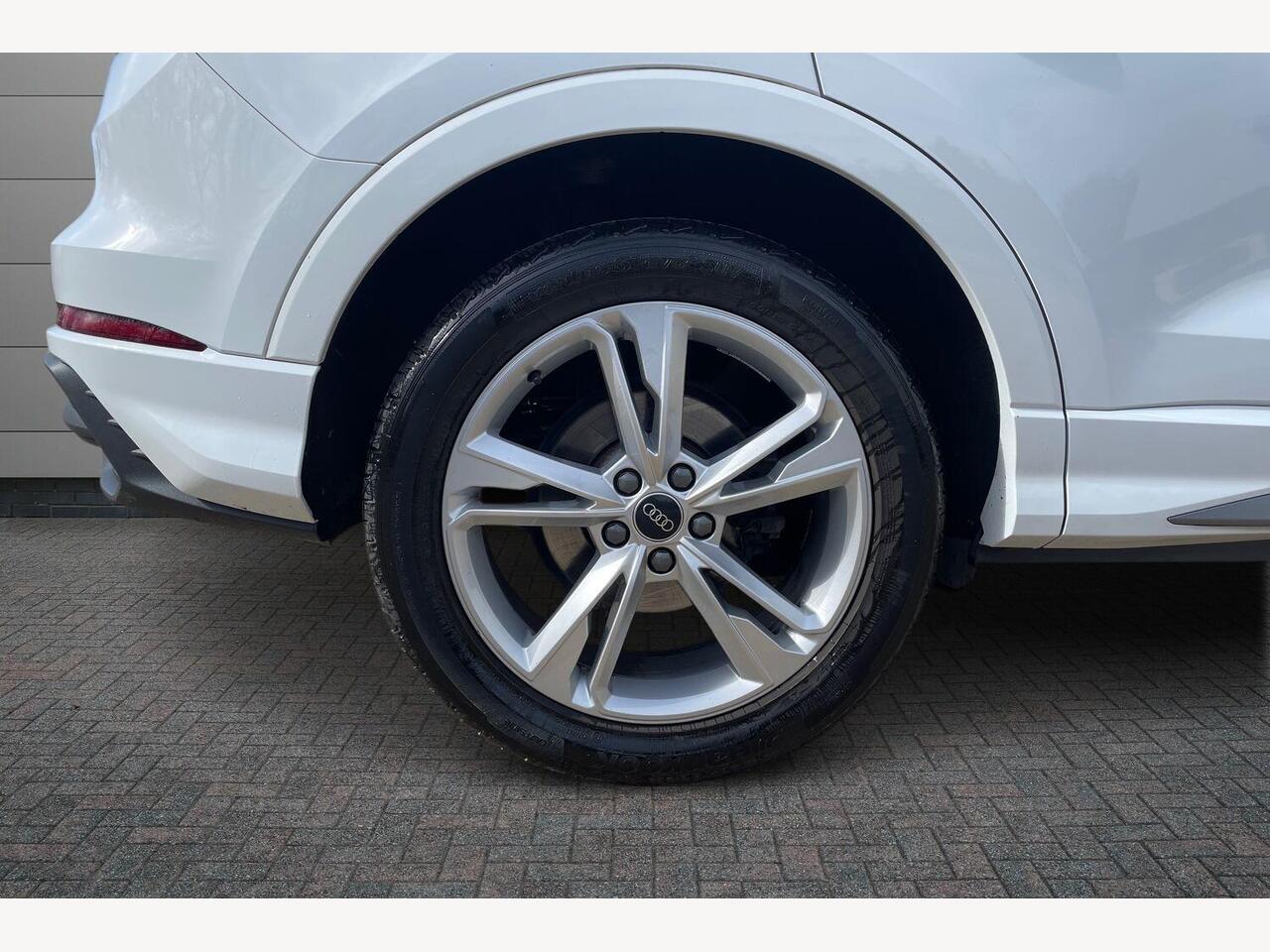 Used Audi Q3 2024 for sale - 77927042: Photo 5