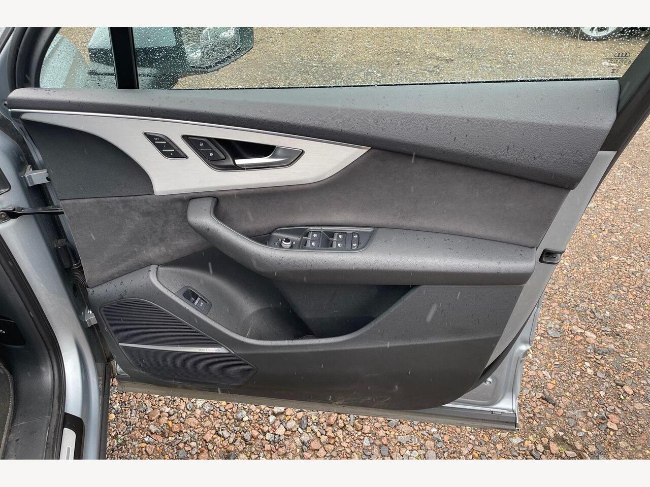 Used Audi Q7 2023 for sale - 78070951: Photo 14