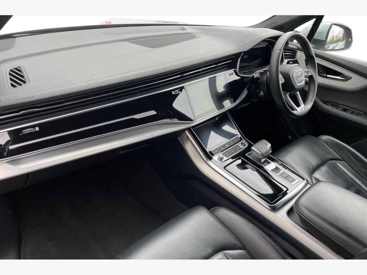 Used Audi Q7 2023 for sale - 78070951: Photo 2