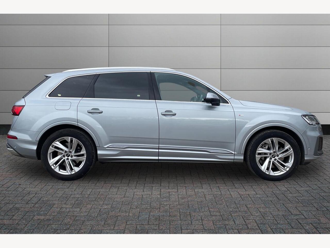 Used Audi Q7 2023 for sale - 78070951: Photo 4