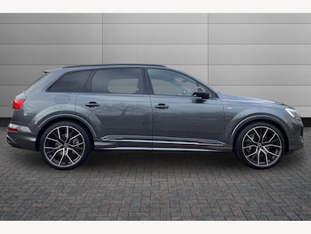 Used Audi Q7 2025 for sale - 77638118: Photo