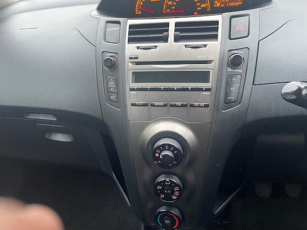 Used Toyota Yaris 2009 for sale - 72857014: Photo 8