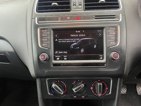 Used Volkswagen Polo 2014 for sale - 73824047: Photo 9