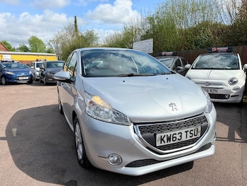 Used Peugeot 208 2014 for sale - 78341759: Photo