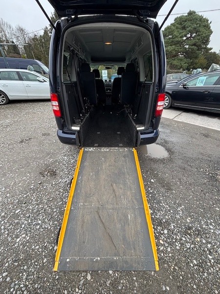 Used Volkswagen Caddy Maxi Life 2015 for sale - 77328824: Photo 10