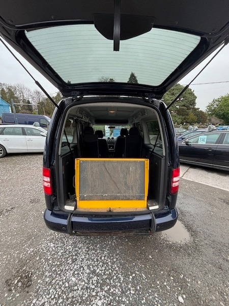 Used Volkswagen Caddy Maxi Life 2015 for sale - 77328824: Photo 9