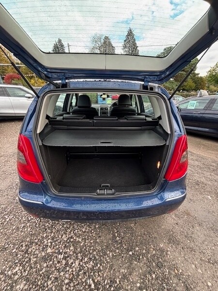 Used Mercedes-Benz A-Class 2012 for sale - 76357145: Photo 9