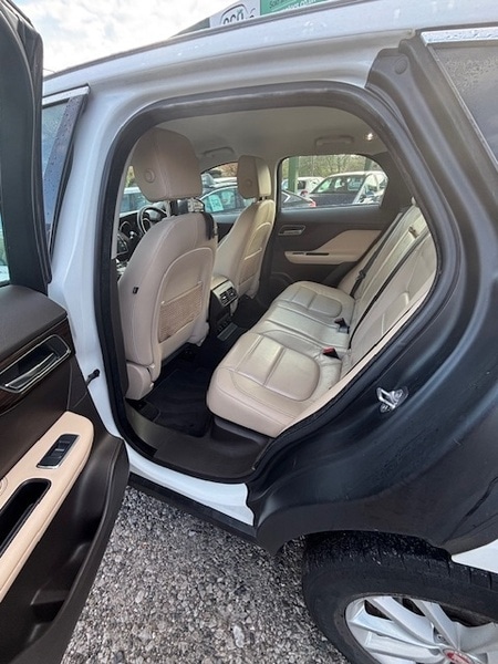 Used Jaguar F-Pace 2016 for sale - 76497049: Photo 11