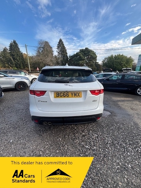 Used Jaguar F-Pace 2016 for sale - 76497049: Photo 8