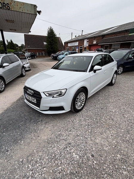 Used Audi A3 2016 for sale - 75110776: Photo 2