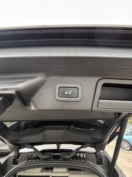 Used Land Rover Range Rover Velar 2018 for sale - 77668150: Photo 10