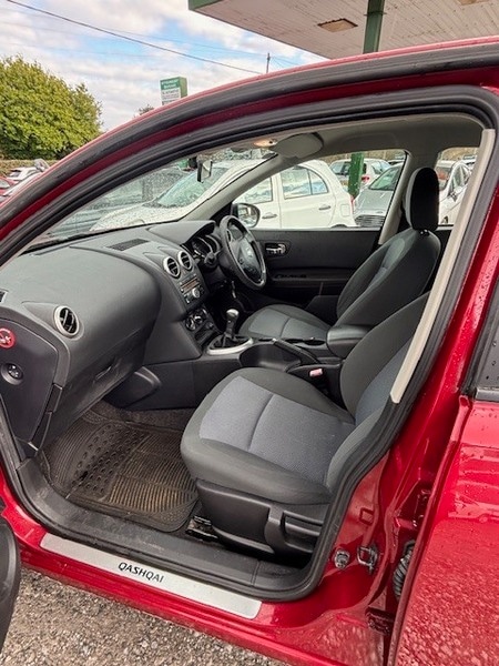 Used Nissan Qashqai 2010 for sale - 77704182: Photo 9