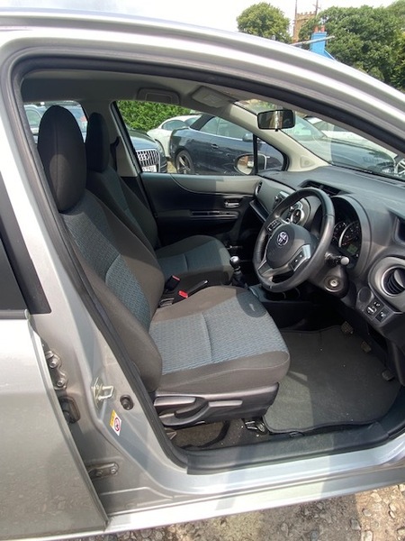 Used Toyota Yaris 2012 for sale - 77655887: Photo 13