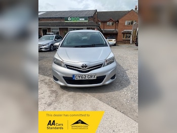 Used Toyota Yaris 2012 for sale - 77655887: Photo