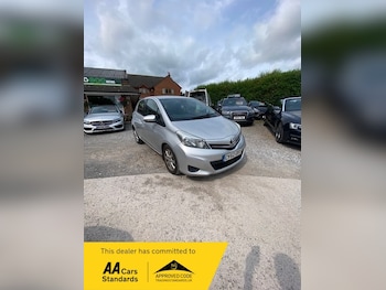 Used Toyota Yaris 2012 for sale - 77655887: Photo