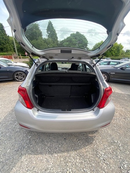 Used Toyota Yaris 2012 for sale - 77655887: Photo 9