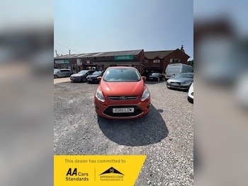 2011 - TITANIUM TDCI-REAR PARKING SENSORS-AUTOMATIC GEARBOX-BLUETOOTH 5-Door