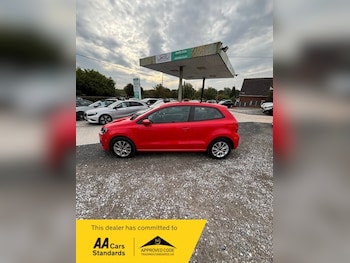 Used Volkswagen Polo 2014 for sale - 79203096: Photo