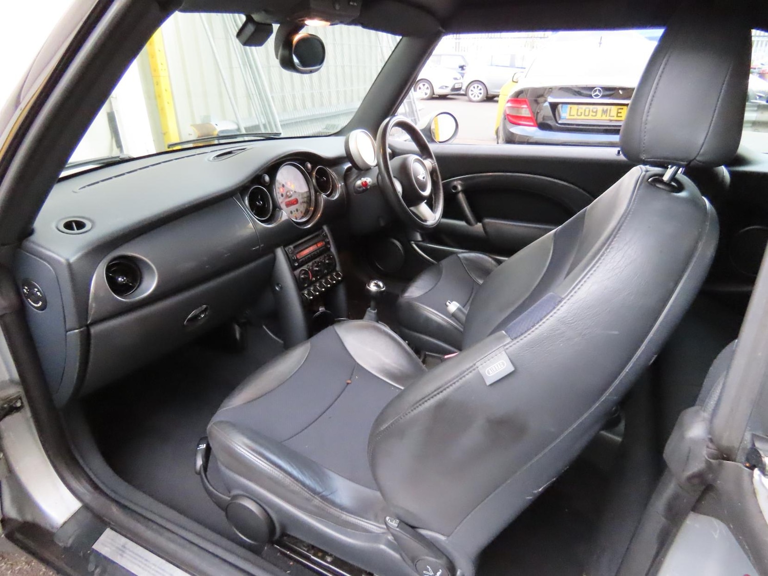 Used MINI Convertible 2006 for sale - 76467847: Photo 11