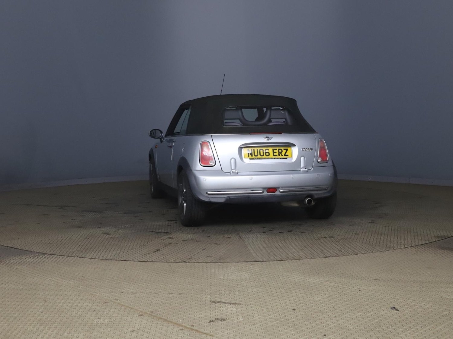 Used MINI Convertible 2006 for sale - 76467847: Photo 3